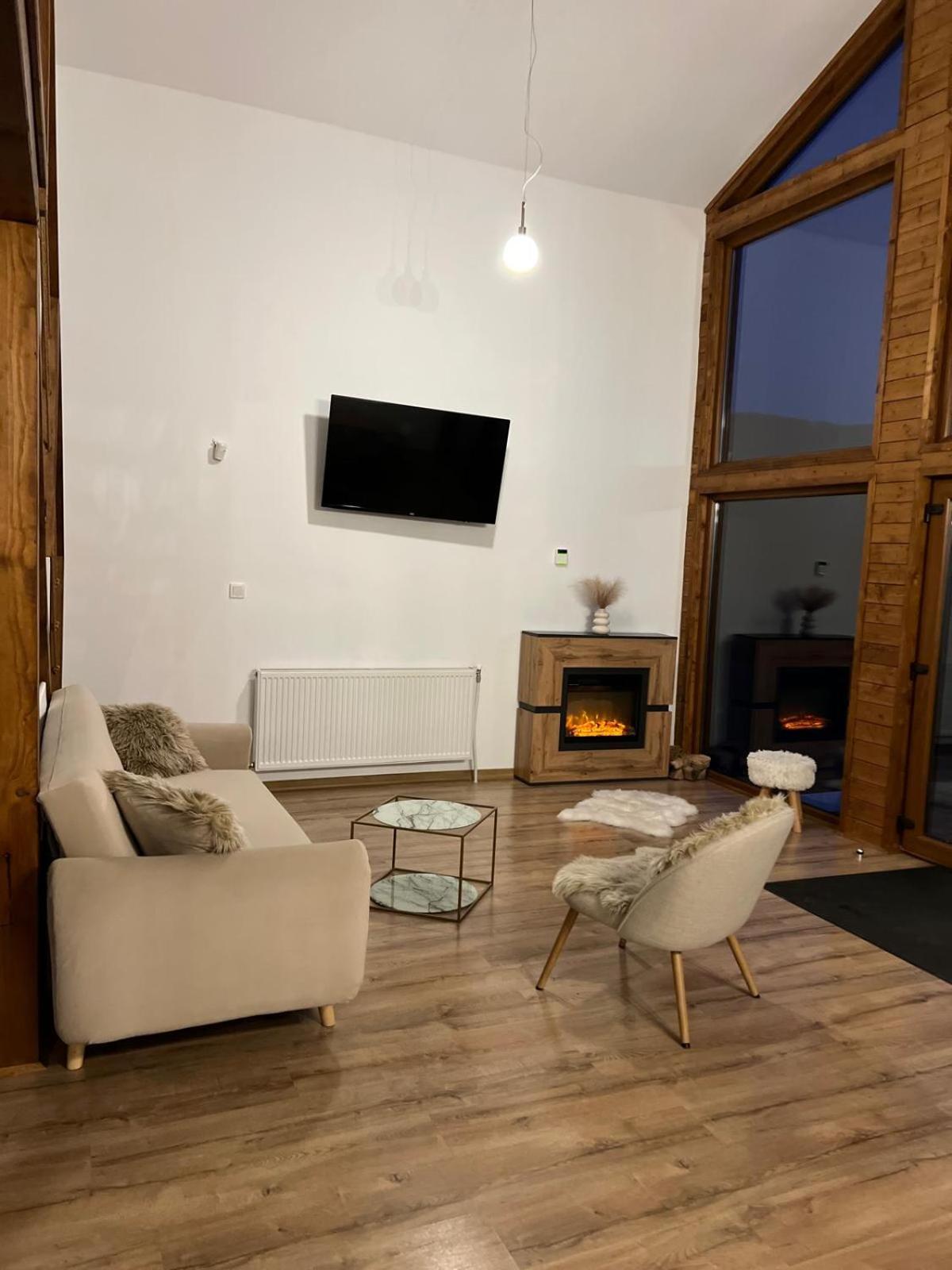 Le Chalet M - Cabana Cu O Panorama De Poveste. Surdesti  Extérieur photo