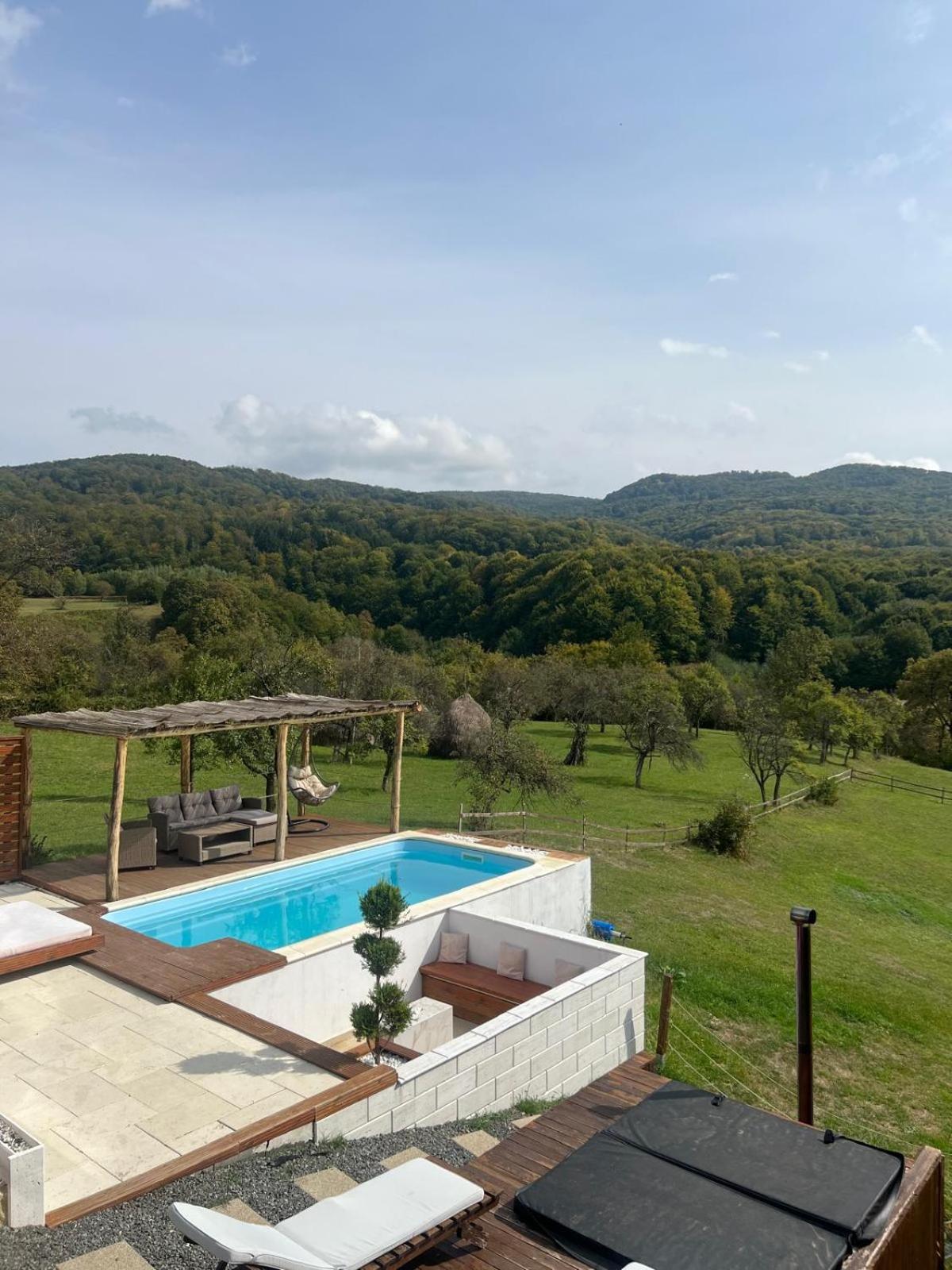 Le Chalet M - Cabana Cu O Panorama De Poveste. Surdesti  Extérieur photo