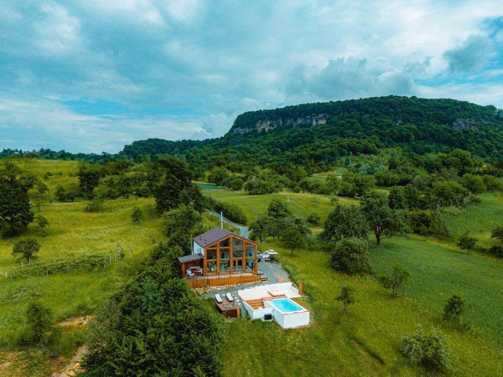 Le Chalet M - Cabana Cu O Panorama De Poveste. Surdesti  Extérieur photo