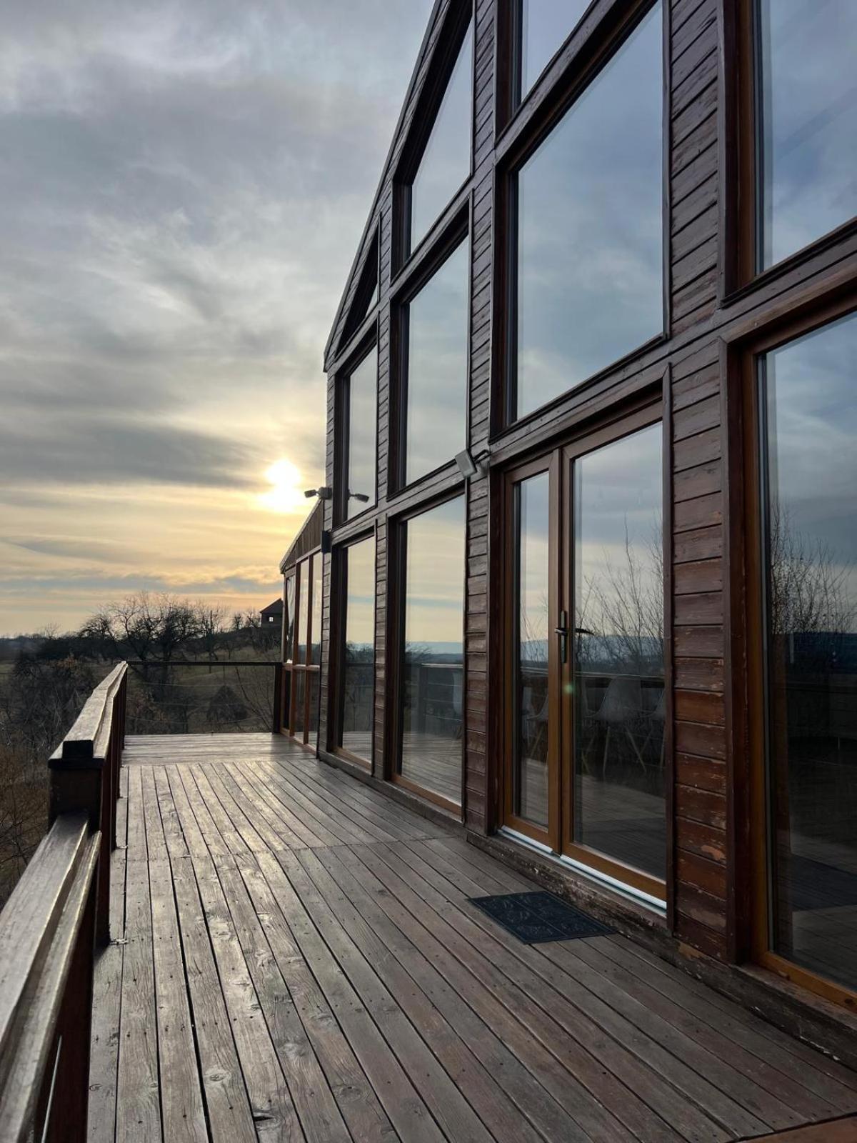 Le Chalet M - Cabana Cu O Panorama De Poveste. Surdesti  Extérieur photo