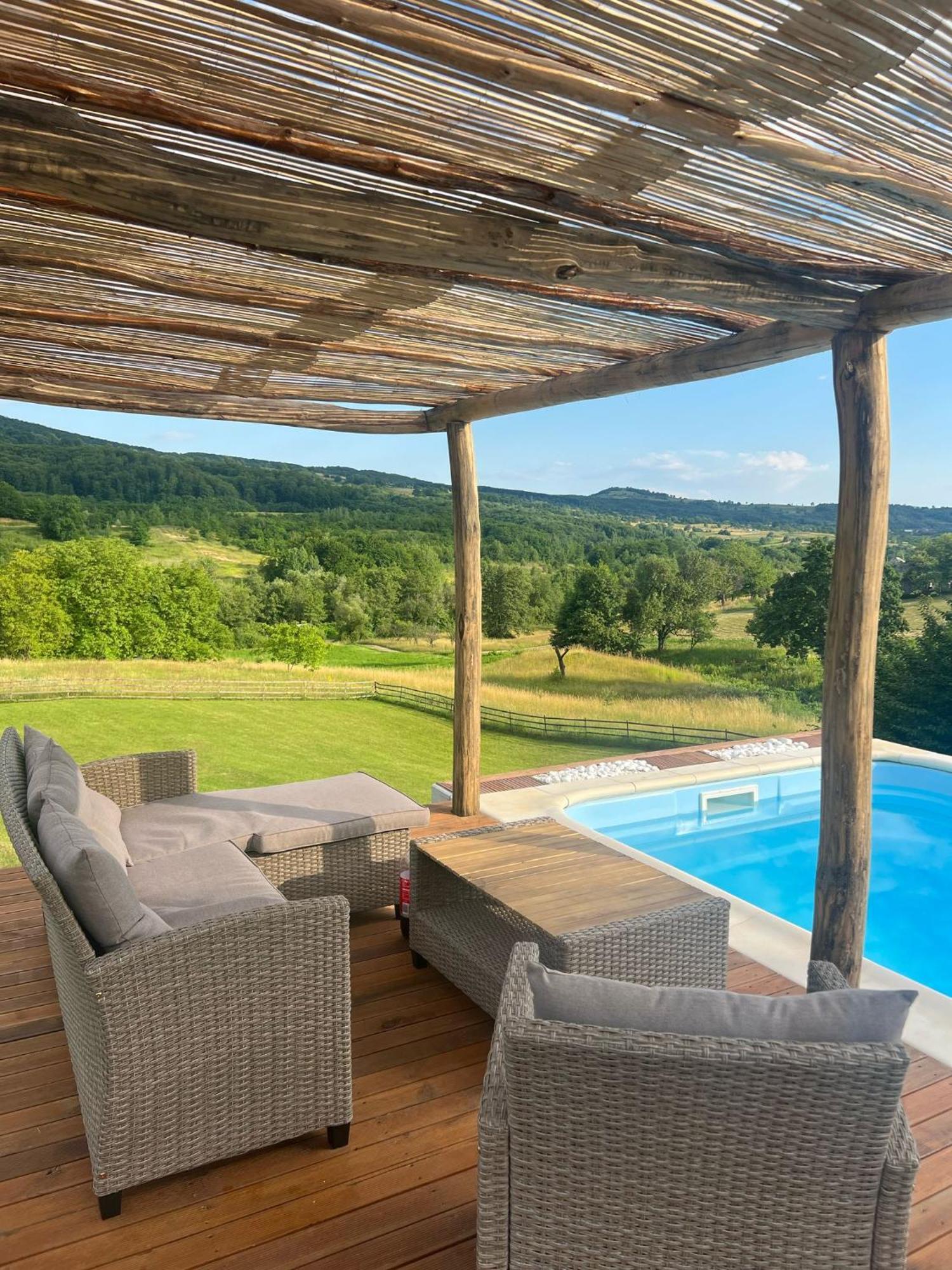 Le Chalet M - Cabana Cu O Panorama De Poveste. Surdesti  Extérieur photo